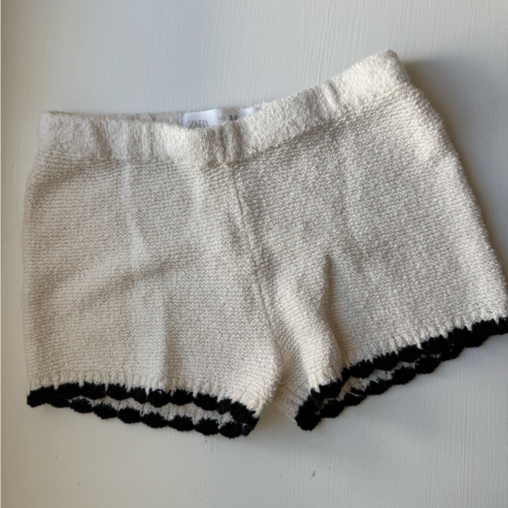 Zara Beige Knit Shorts with Dark Edging